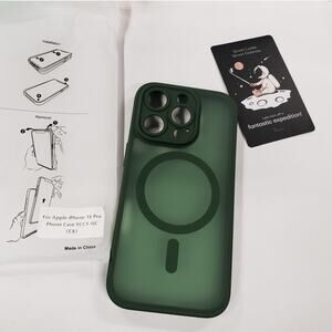 Magnetic Protective Case for Apple iPhone 16 Pro - Dark Green / Translucent
